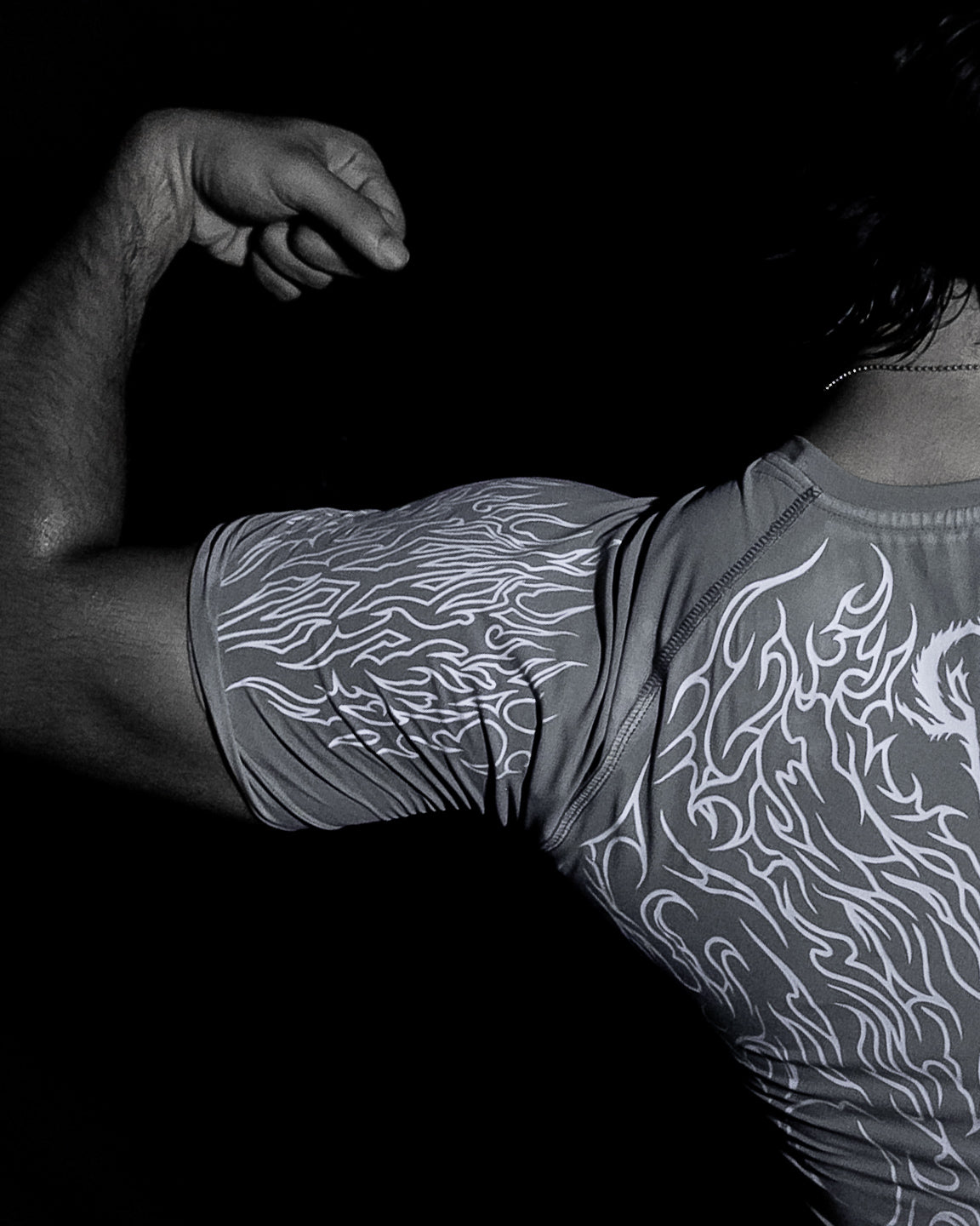 WRAITHSKIN COMPRESSION T-SHIRT [DIVINITY GREY]